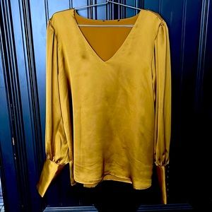 COPY - Beautiful gold long sleeve top